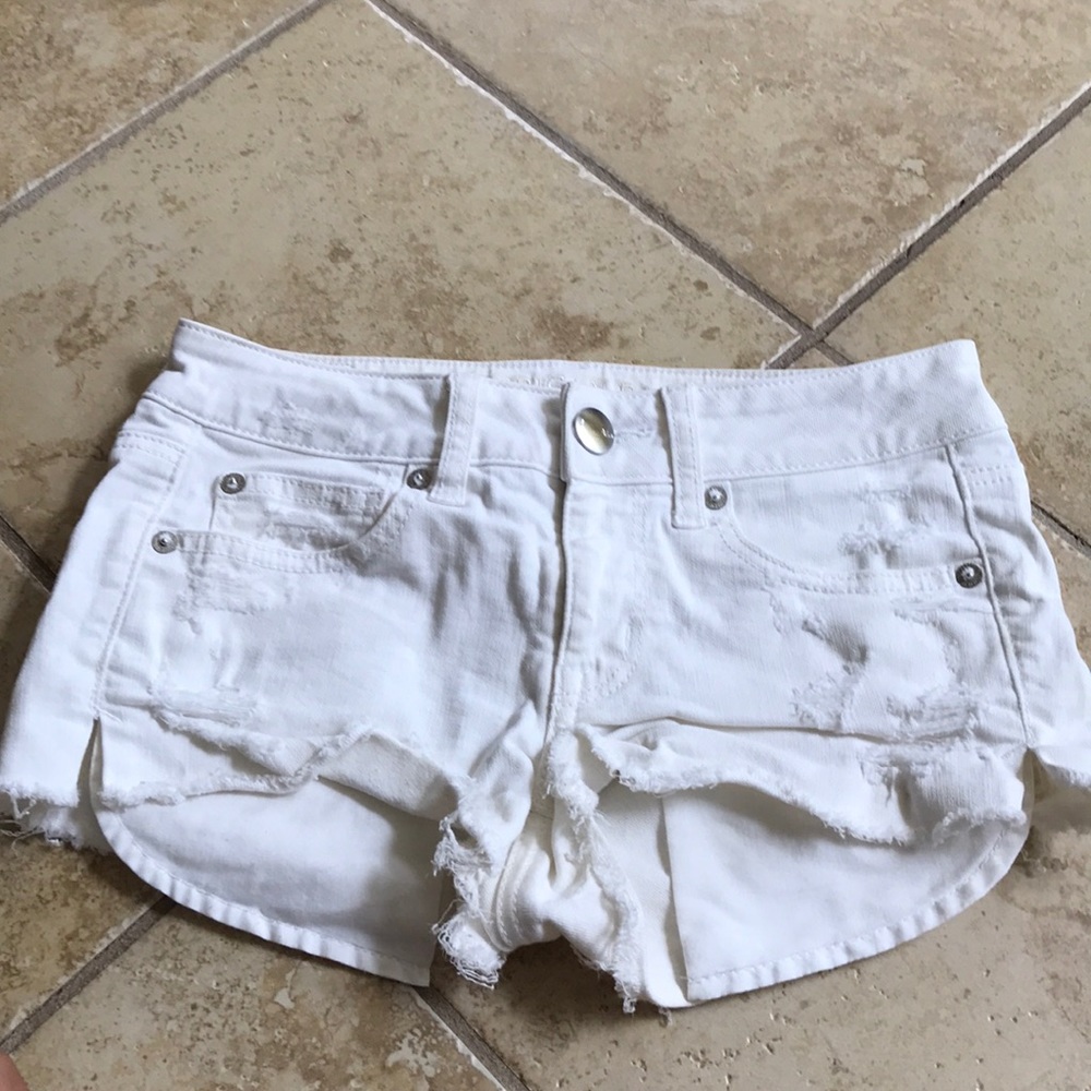 White AEO festival shorts
